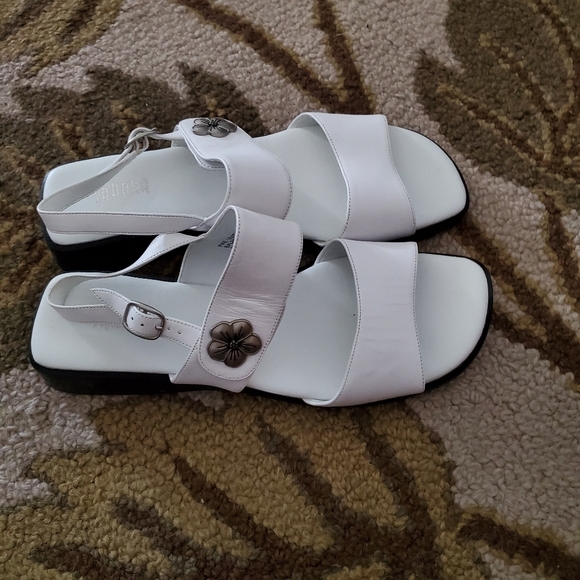 Sandals - Picture 3 of 3